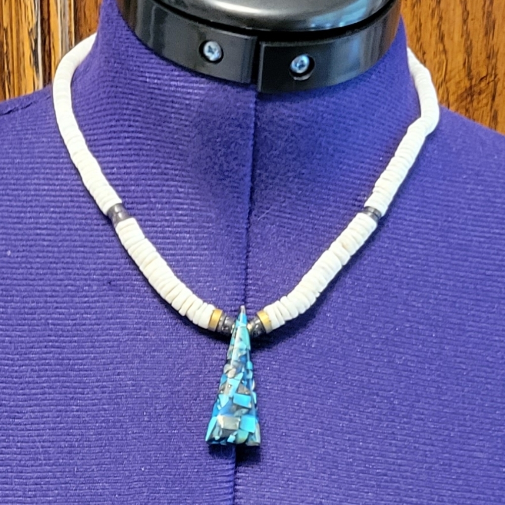 ❣️HP❣️Rare VTG 70's Native American heishi puka shell turquoise choker pendant.